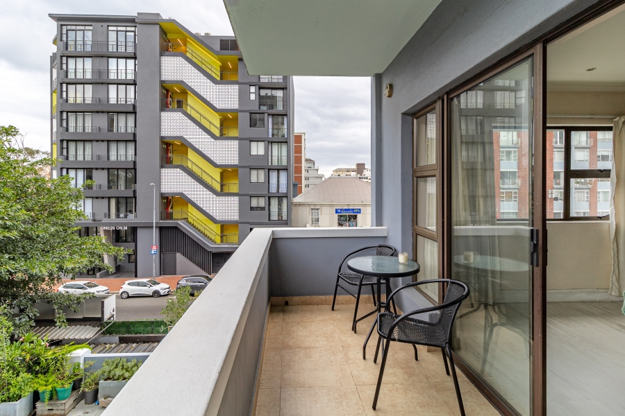 To Let 3 Bedroom Property for Rent in Sea Point Western Cape